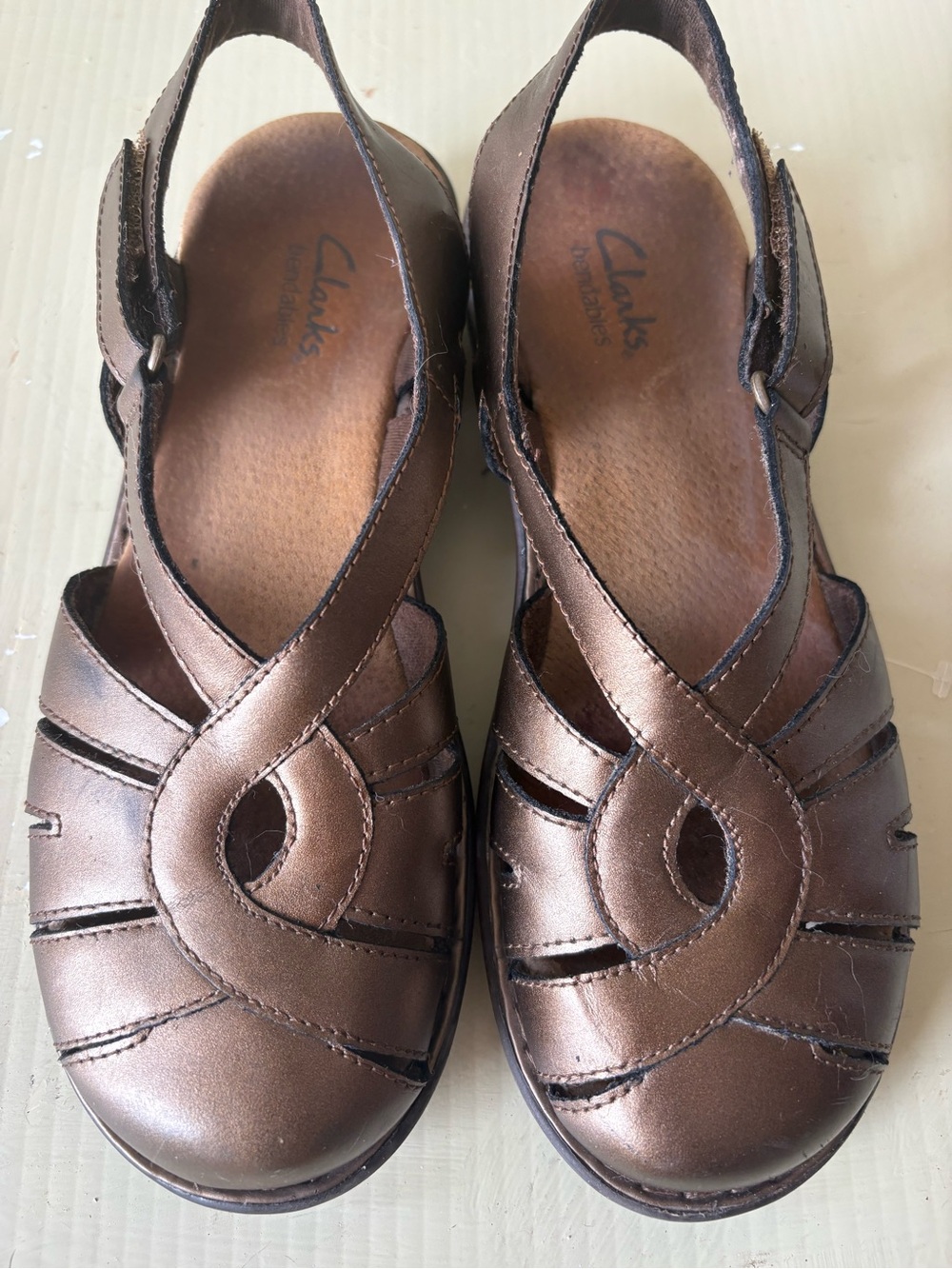 Clarks Women’s Bronze Metallic Leather Slingback Sandals Sz 6.5